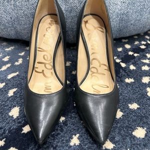 Sam Edelman size 6 black pump. Only worn a couple of times! Excellent condition